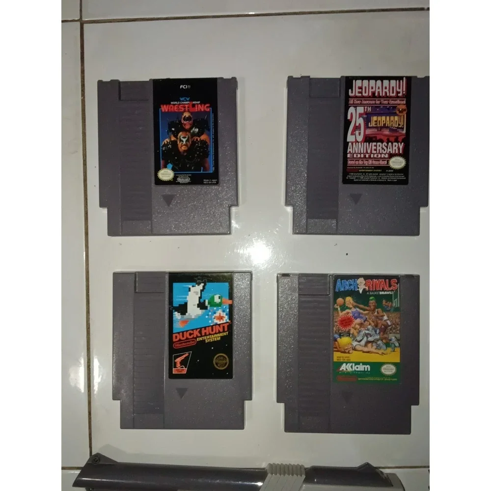 Nintendo NES lot 6 games And Zapper And Controller